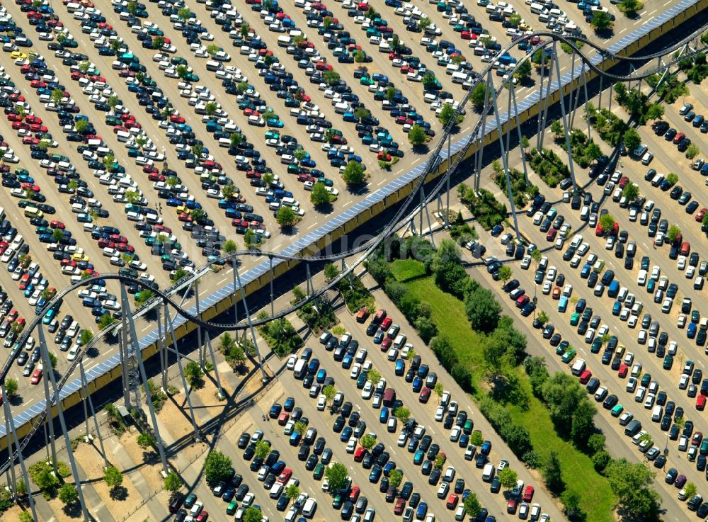 Rust von oben - Parkplatz des Europapark Rust im Bundesland Baden-Württemberg