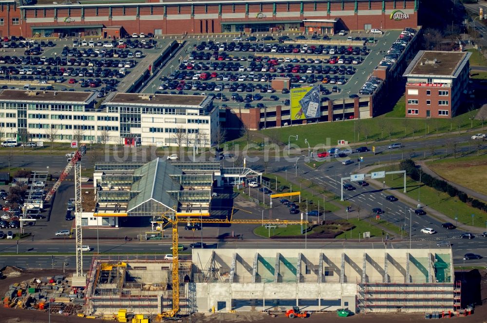 Oberhausen von oben - Parkplatz und Gelände des Einkaufszentrum Centro in Oberhausen im Bundesland Nordrhein-Westfalen