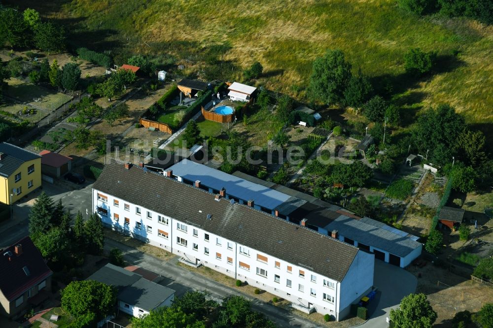 Luftaufnahme Osterburg (Altmark) - Parzellen einer Kleingartenanlage entlang der Weinbergstraße in Osterburg (Altmark) im Bundesland Sachsen-Anhalt, Deutschland