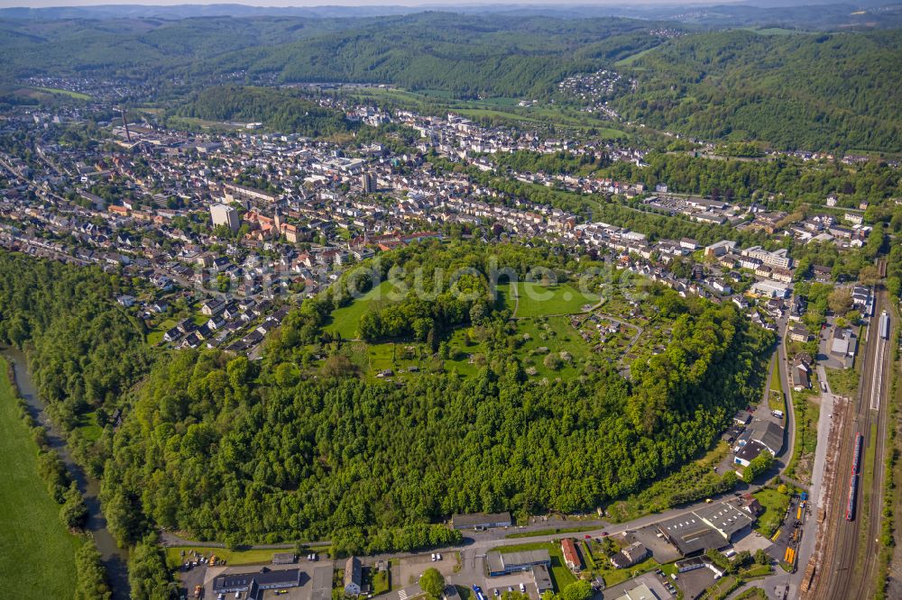 Arnsberg aus der Vogelperspektive: Parzellen einer Kleingartenanlage Auf dem Lüsenberg in Arnsberg im Bundesland Nordrhein-Westfalen, Deutschland