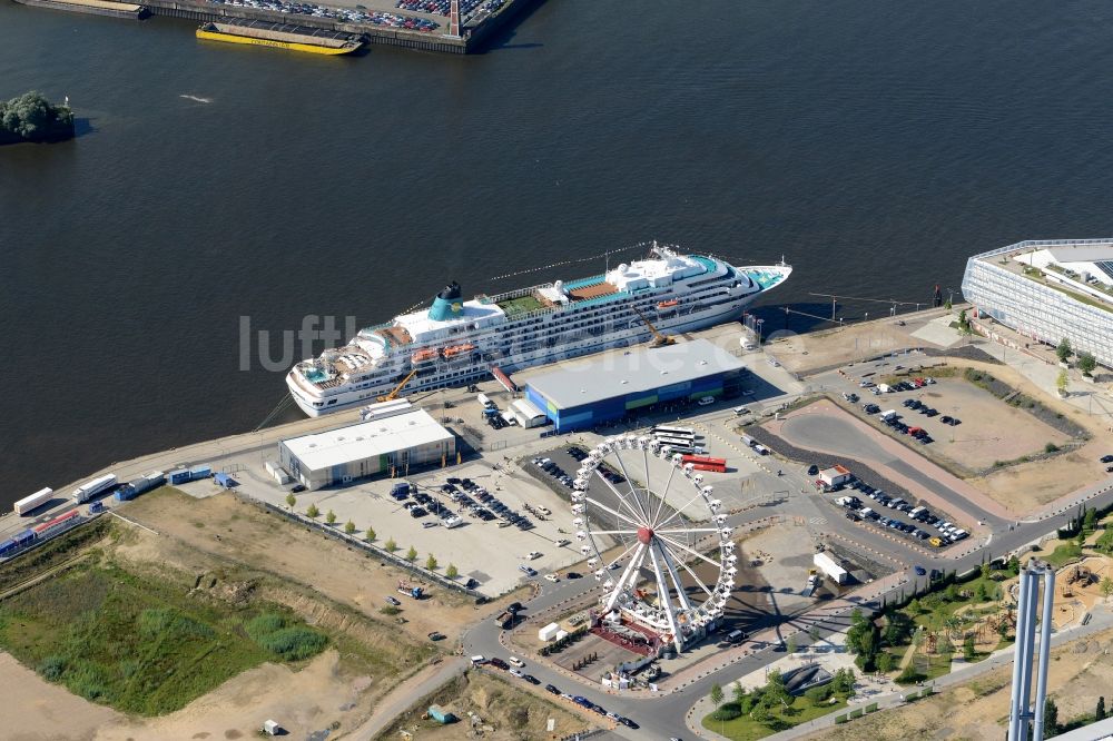 Luftbild Hamburg - Passagier- und Fahrgastschiff beim Hamburg Cruise Center HafenCity in Hamburg