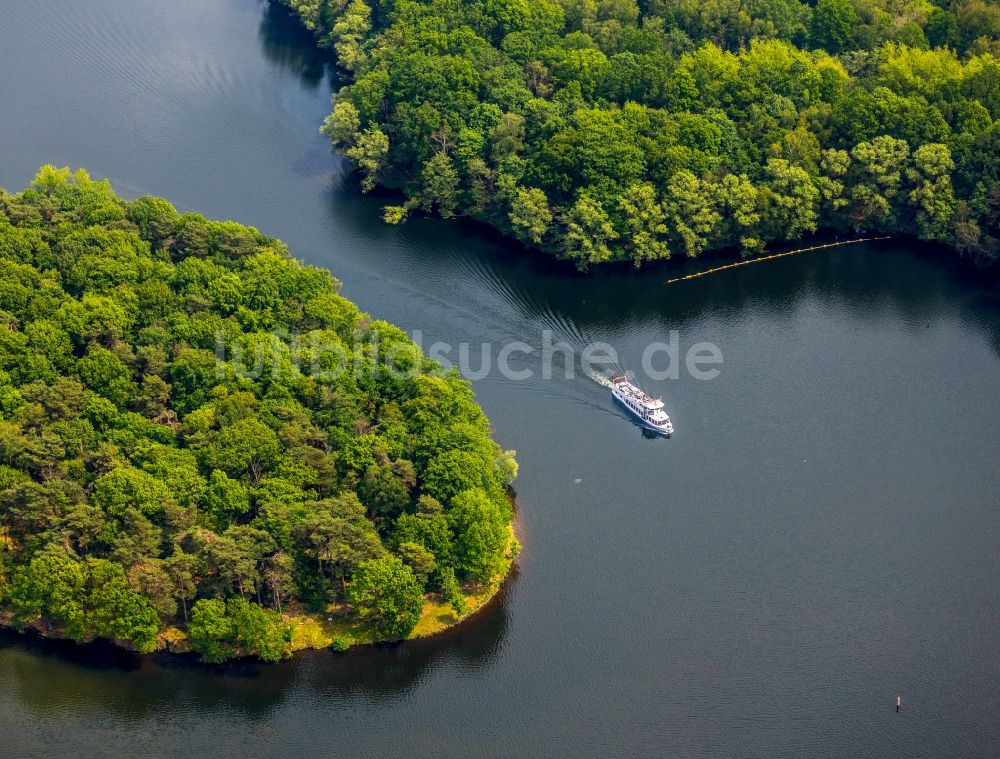 Luftaufnahme Haltern am See - Passagier- und Fahrgastschiff auf dem Halterner Stausee in Haltern am See im Bundesland Nordrhein-Westfalen, Deutschland