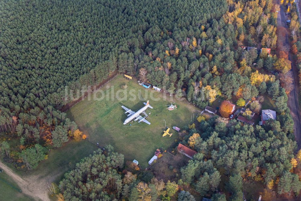 Luftaufnahme Borkheide - Passagierflugzeug IL-18 der INTERFLUG im Hans Grade Museum in Borkheide im Bundesland Brandenburg