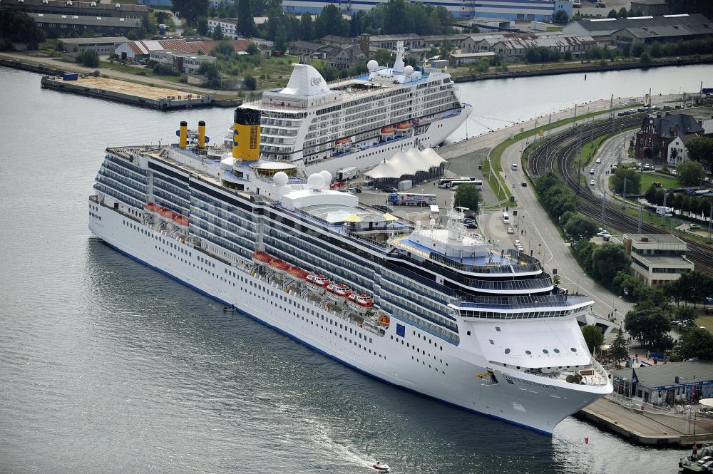 Luftbild Rostock - Warnemünde - Passagierschiff COSTA ATLANTICA im Kreuzfahrt- Hafen von Rostock - Warnemünde