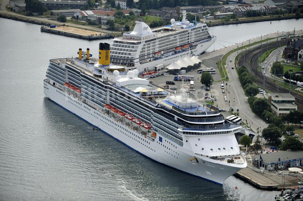 Luftaufnahme Rostock - Warnemünde - Passagierschiff COSTA ATLANTICA im Kreuzfahrt- Hafen von Rostock - Warnemünde