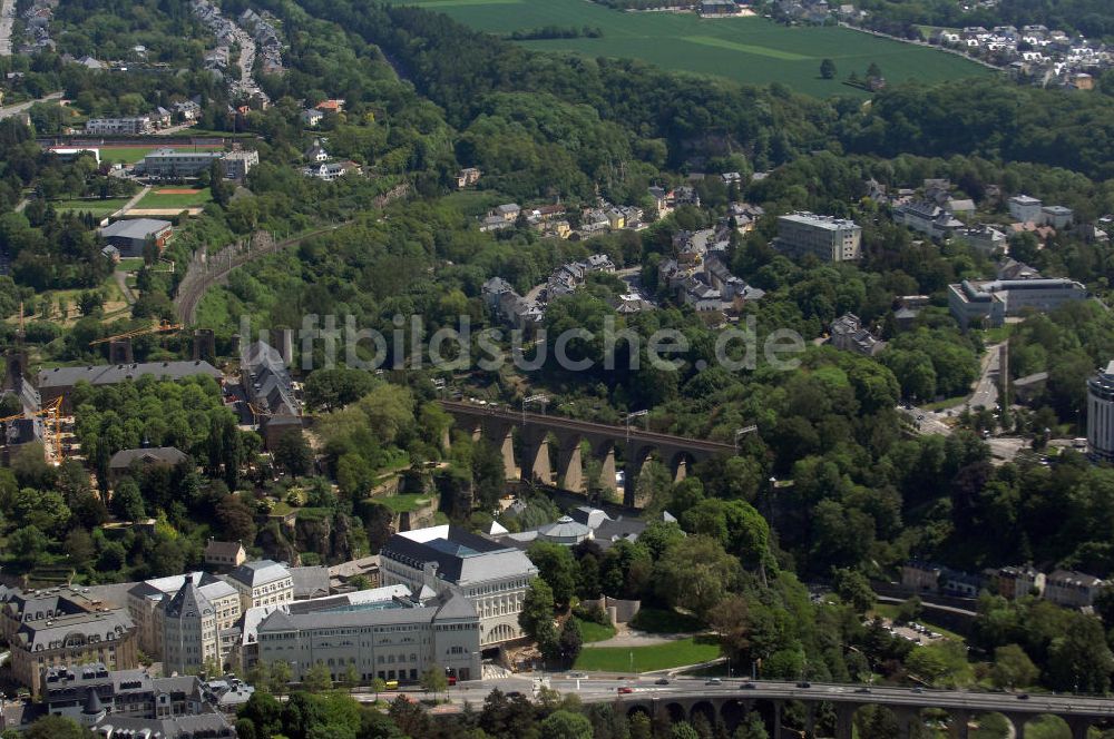 Luxemburg von oben - Passerelle und Justizpalast