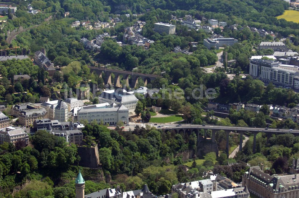 Luxemburg von oben - Passerelle und Justizpalast