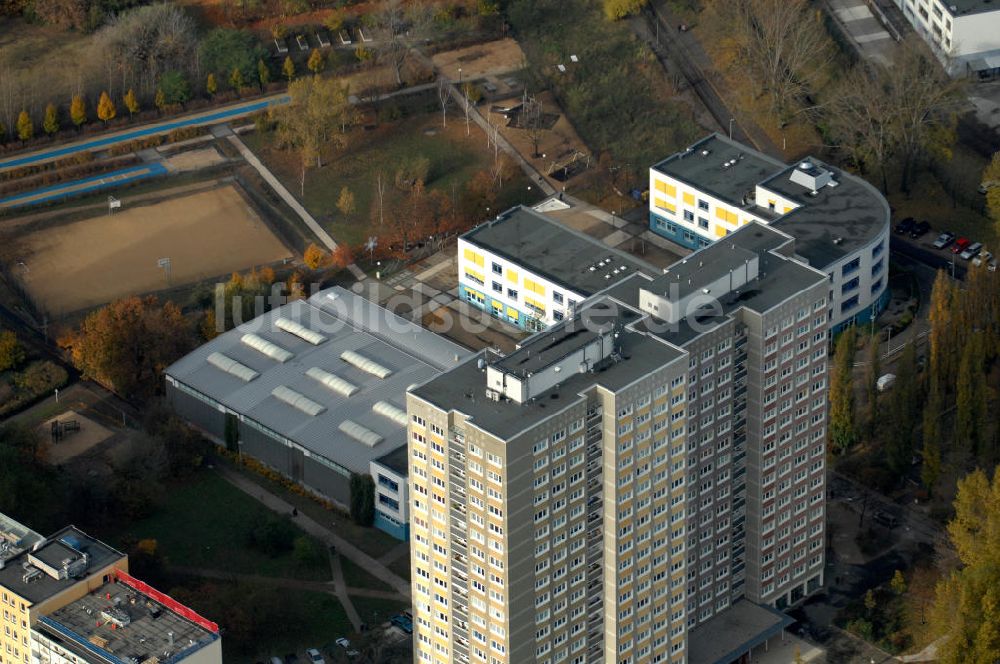 Berlin von oben - Paul-und-Charlotte-Kniese-Schule in Berlin-Lichtenberg