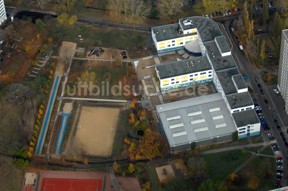 Berlin aus der Vogelperspektive: Paul-und-Charlotte-Kniese-Schule in Berlin-Lichtenberg