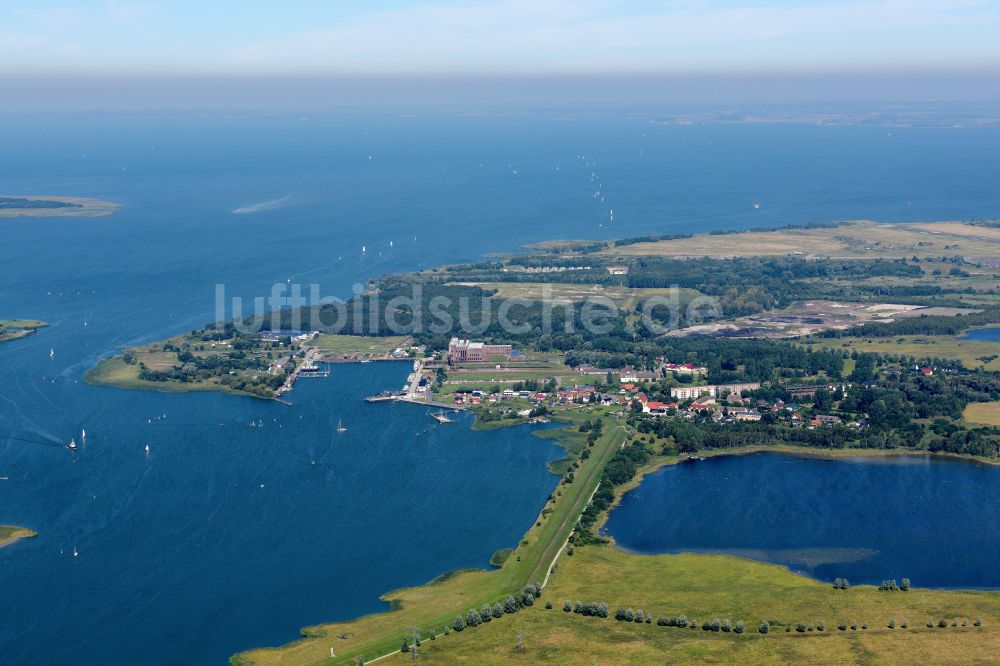 Peenemünde von oben - Peene- Hafen in Peenemünde im Bundesland Mecklenburg-Vorpommern, Deutschland