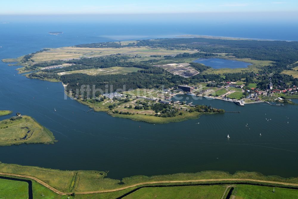 Peenemünde von oben - Peene- Hafen in Peenemünde im Bundesland Mecklenburg-Vorpommern, Deutschland