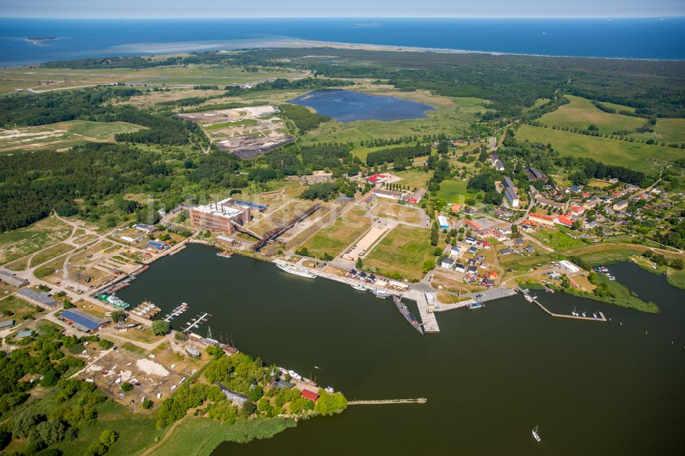 Luftaufnahme Peenemünde - Peene- Hafen in Peenemünde im Bundesland Mecklenburg-Vorpommern, Deutschland