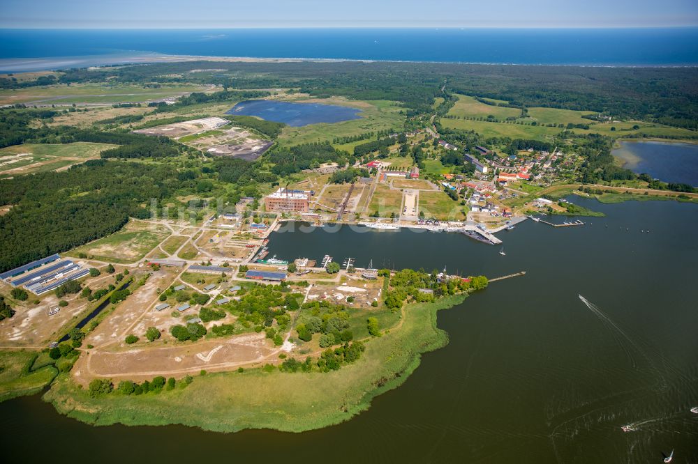 Peenemünde von oben - Peene- Hafen in Peenemünde im Bundesland Mecklenburg-Vorpommern, Deutschland