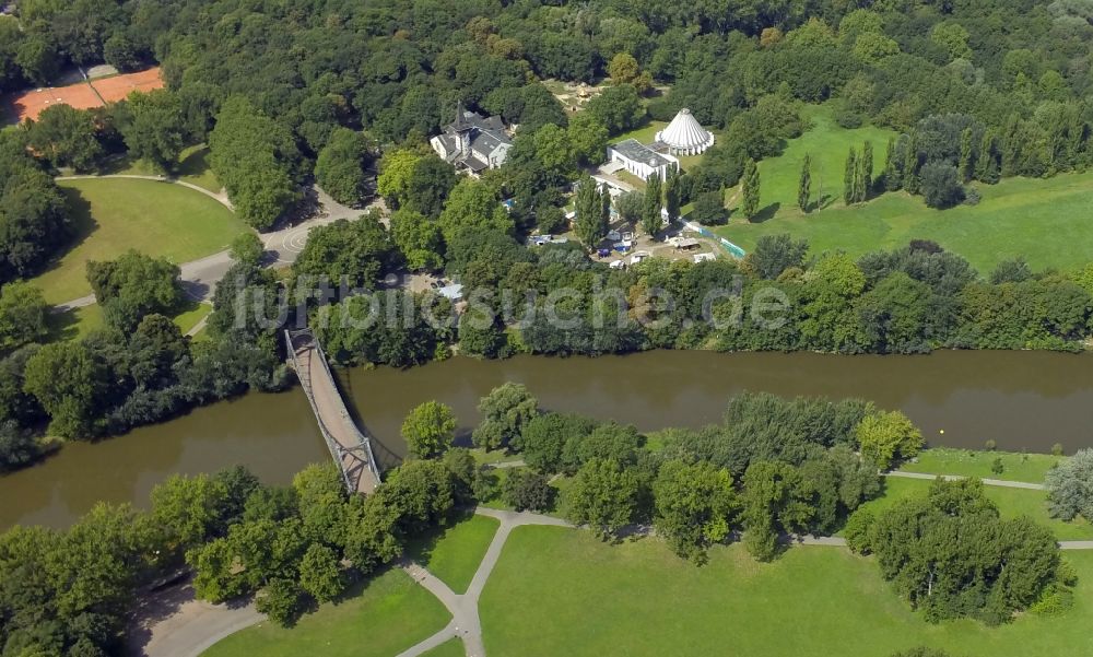 Halle (Saale) von oben - Peißnitzbrücke in Halle (Saale) im Bundesland Sachsen-Anhalt