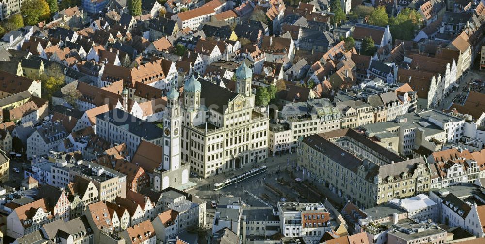 Augsburg aus der Vogelperspektive: Perlachturm und Rathaus Augsburg