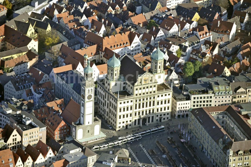 Luftaufnahme Augsburg - Perlachturm und Rathaus Augsburg