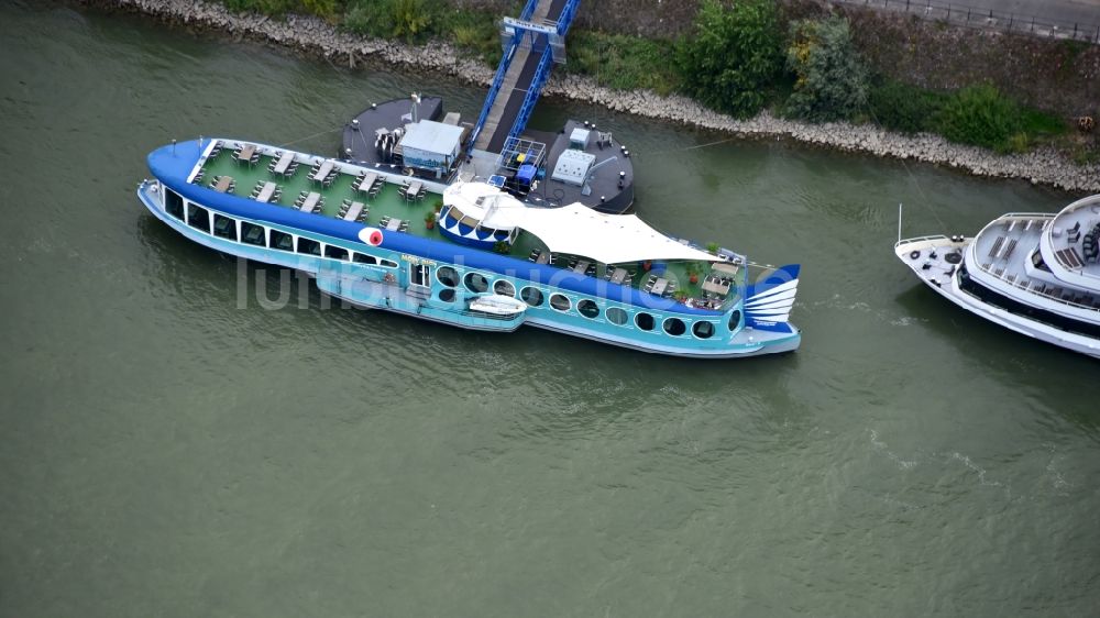 Luftbild Bonn - Personenschiff auf dem Rhein im Bundesland Nordrhein-Westfalen, Deutschland