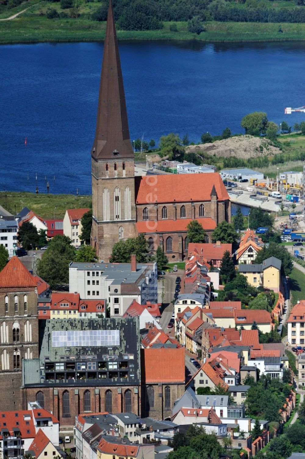 Rostock aus der Vogelperspektive: Petrikirche Rostock im Bundesland Mecklenburg-Vorpommern