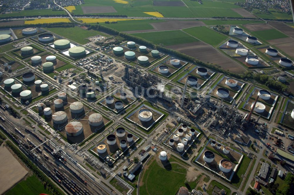 Ingolstadt aus der Vogelperspektive: Petroplus Raffinerie Ingolstadt in Ingolstadt