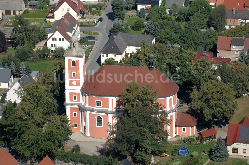 Luftbild Nebelschütz - Pfarrkirche / Kirche Sankt Martin in Nebelschütz