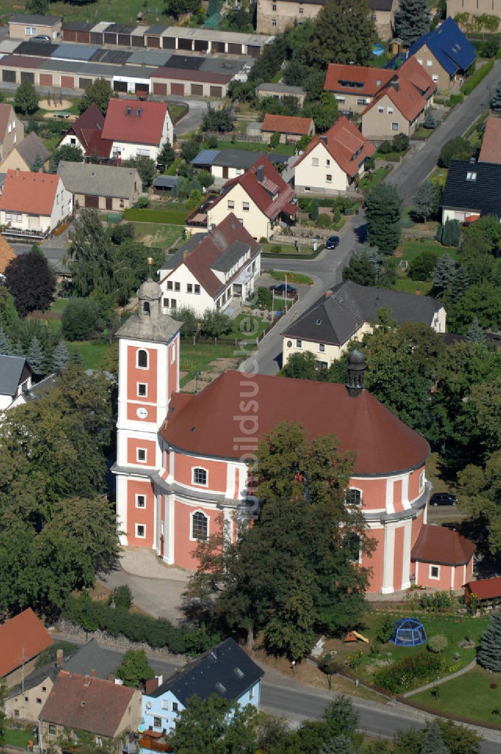 Luftaufnahme Nebelschütz - Pfarrkirche / Kirche Sankt Martin in Nebelschütz