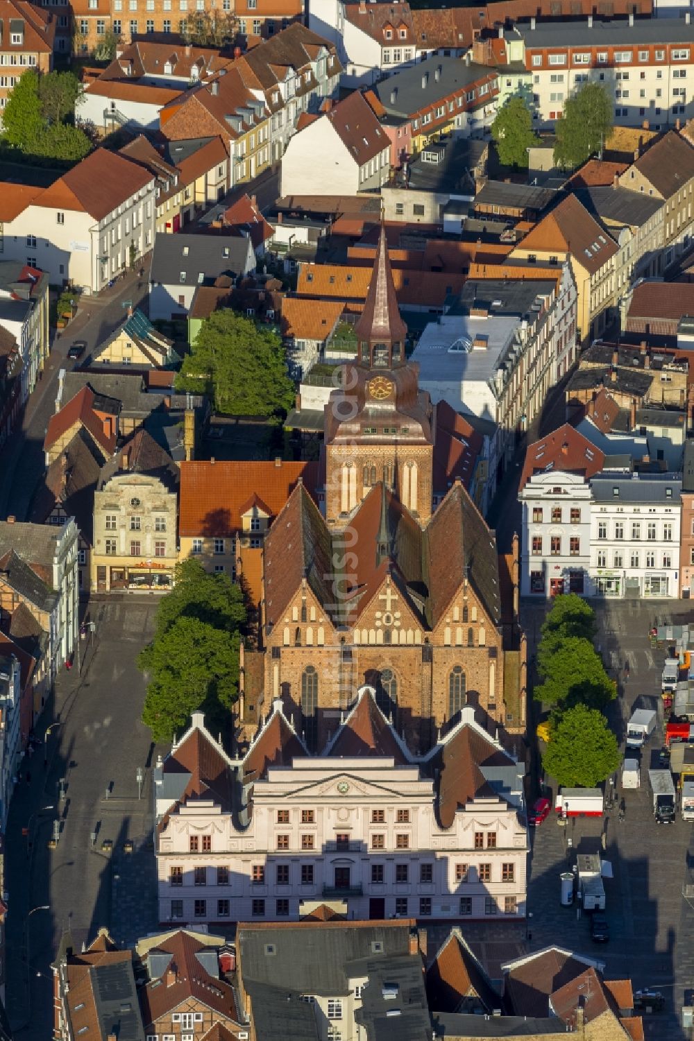 Luftaufnahme Güstrow - Pfarrkirche St. Marien in Güstrow im Bundesland Mecklenburg-Vorpommern