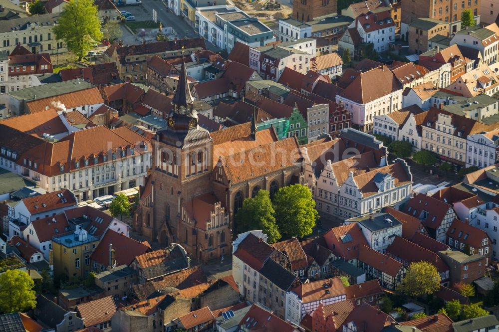 Luftaufnahme Güstrow - Pfarrkirche St. Marien in Güstrow im Bundesland Mecklenburg-Vorpommern