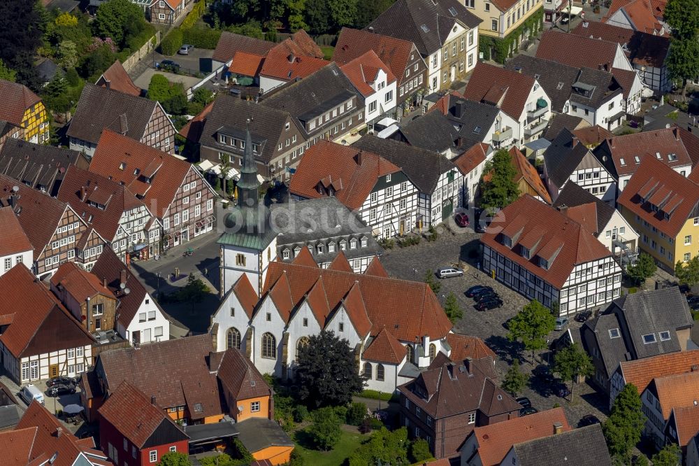 Rietberg von oben - Pfarrkirche in Rietberg im Bundesland Nordrhein-Westfalen