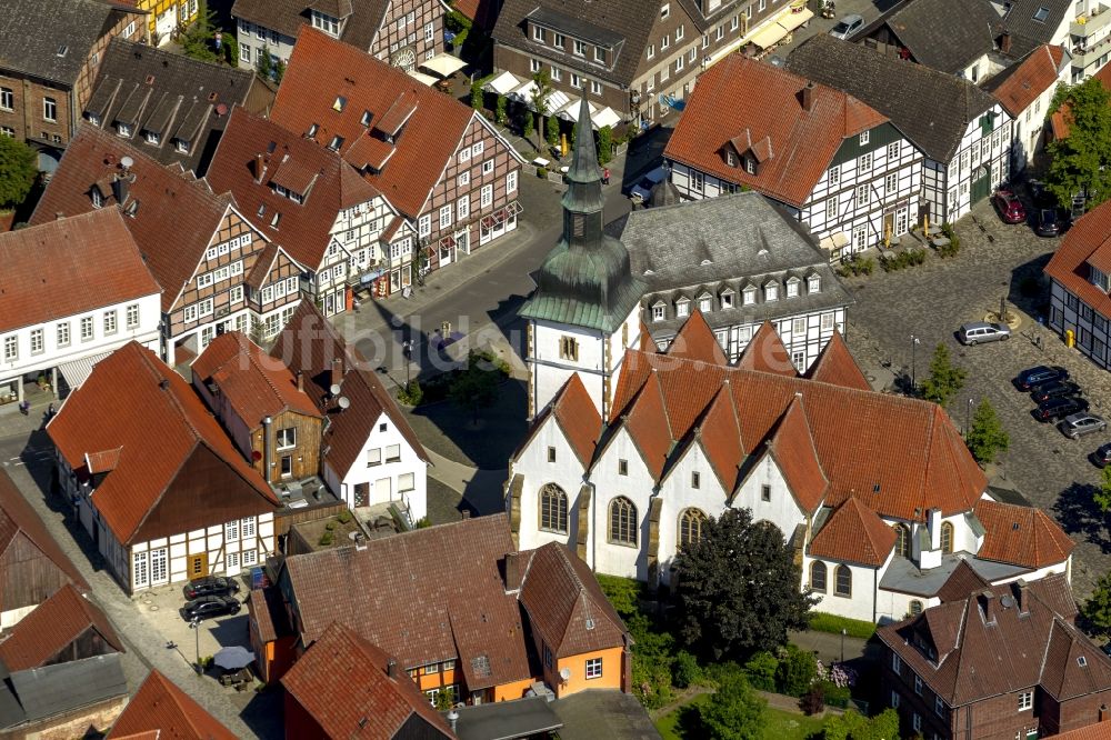 Rietberg von oben - Pfarrkirche in Rietberg im Bundesland Nordrhein-Westfalen