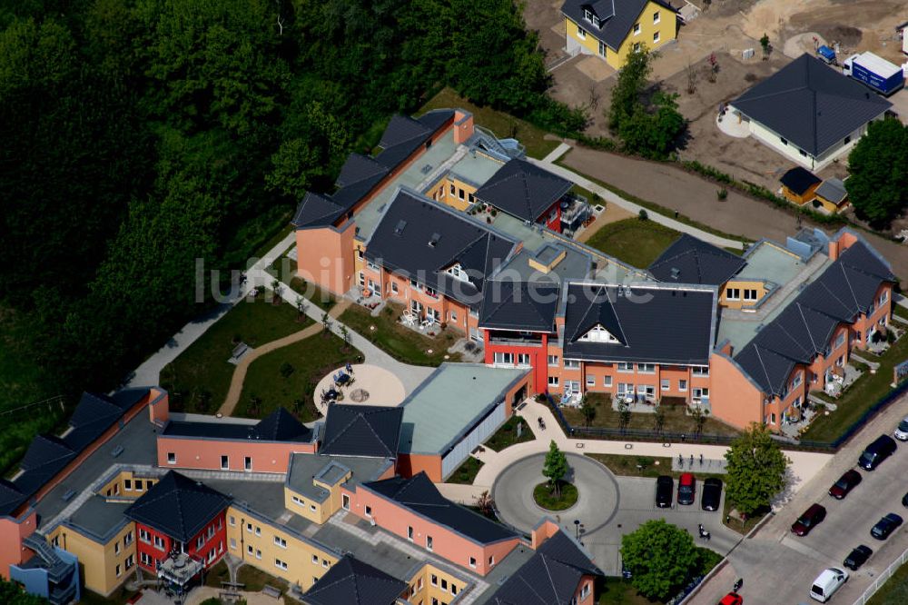 Luftaufnahme Berlin Mahlsdorf - Pflegeheim Wohnpark am Rohrpfuhl in Berlin Mahlsdorf