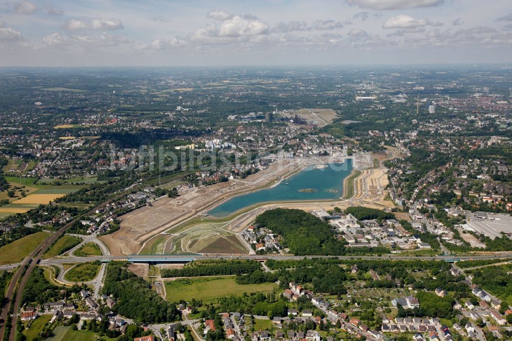 Dortmund von oben - Phoenix-See im Stadtteil Hörde auf dem ehemaligen Gelände der Hermannshütte in Dortmund im Bundesland Nordrhein-Westfalen