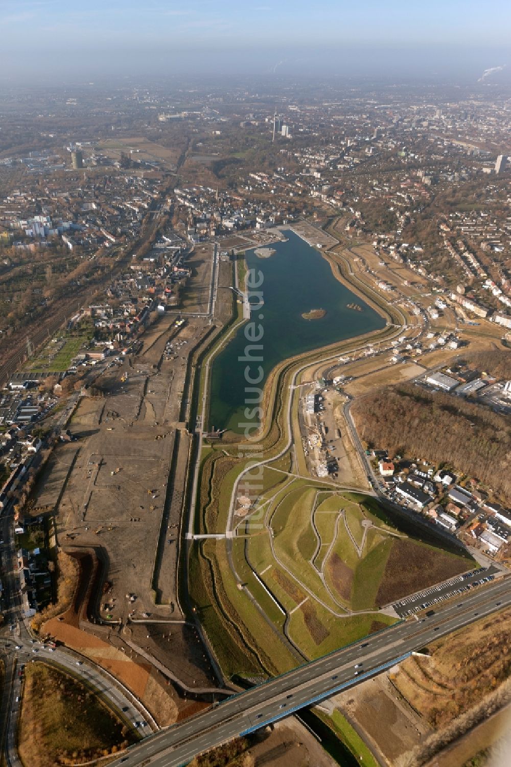 Dortmund von oben - Phoenix-See im Stadtteil Hörde auf dem ehemaligen Gelände der Hermannshütte in Dortmund im Bundesland Nordrhein-Westfalen