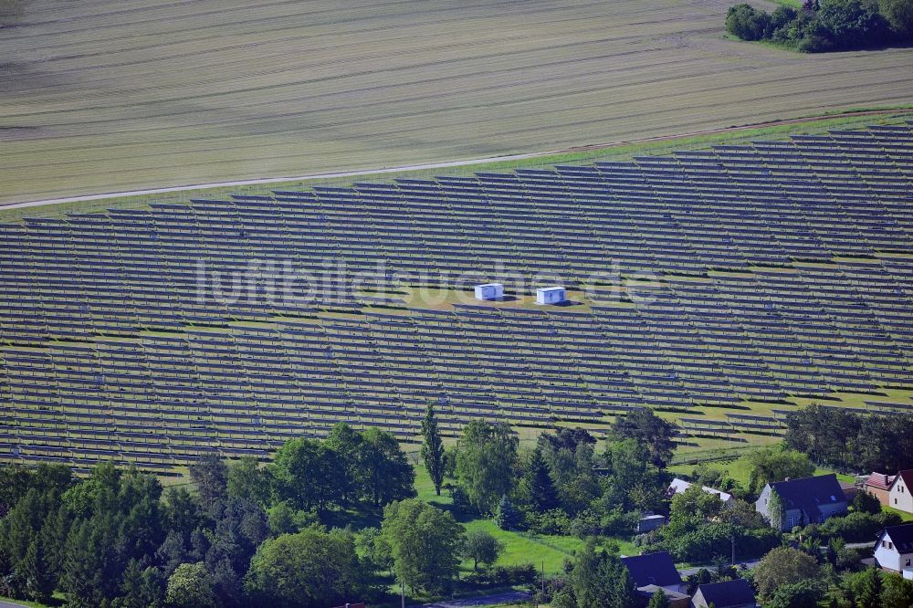 Luftbild Mochau - Photovoltaik - Solarkraftwerk bei Mochau in Sachsen-Anhalt