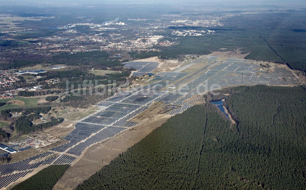 Finow / Finowfurt aus der Vogelperspektive: Photovoltaikanlage auf dem Flugplatz Finow, Finowfurt in Brandenburg