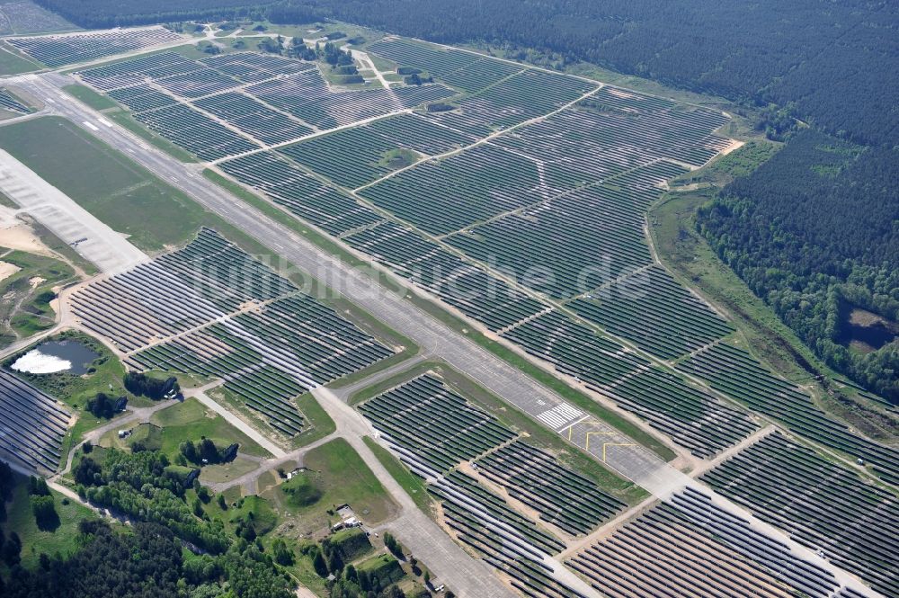 Eberswalde - Finowfurt aus der Vogelperspektive: Photovoltaikanlage auf dem Flugplatz Finow, Finowfurt in Brandenburg