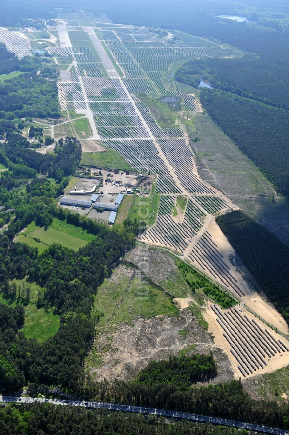 Luftbild Eberswalde - Finowfurt - Photovoltaikanlage auf dem Flugplatz Finow, Finowfurt in Brandenburg