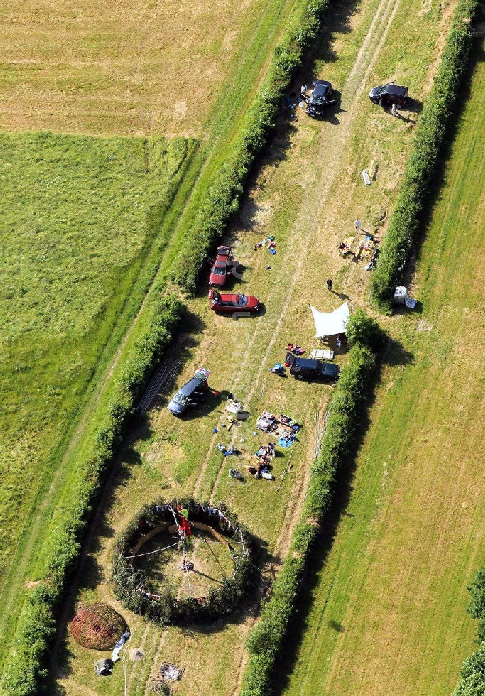 Luftbild Gotha-Boxberg - Picknick auf dem Boxberg von Gotha im Bundesland Thüringen