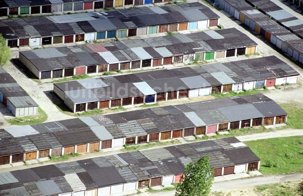 Luftbild Großräschen / Brandenburg - PKW-Garagenkomplex am Stadtrand von Großräschen / Brandenburg. Datum: 21.05.2003