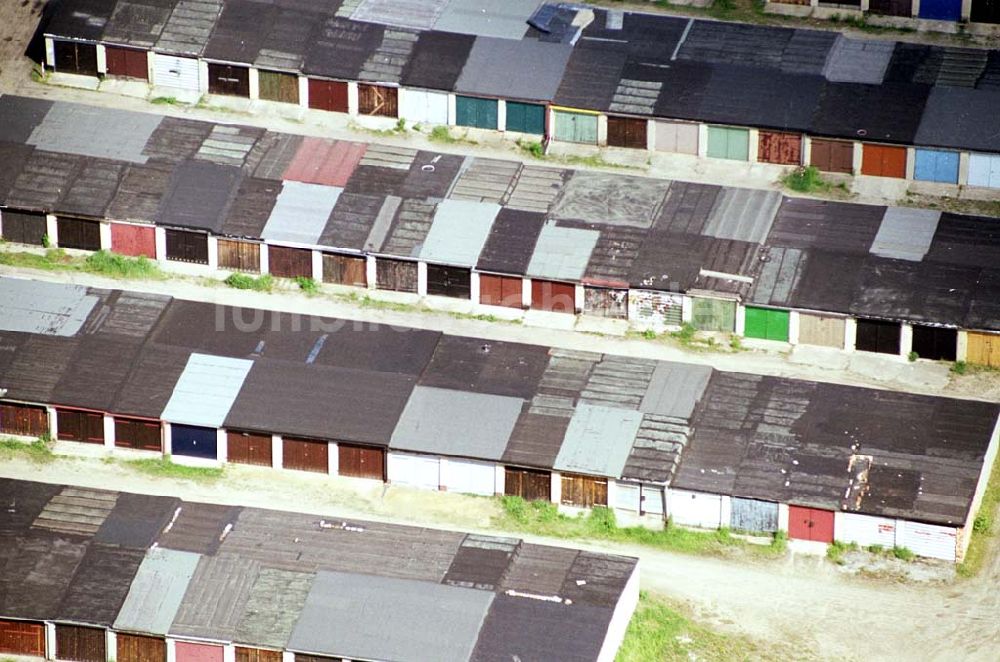 Großräschen / Brandenburg von oben - PKW-Garagenkomplex am Stadtrand von Großräschen / Brandenburg. Datum: 21.05.2003