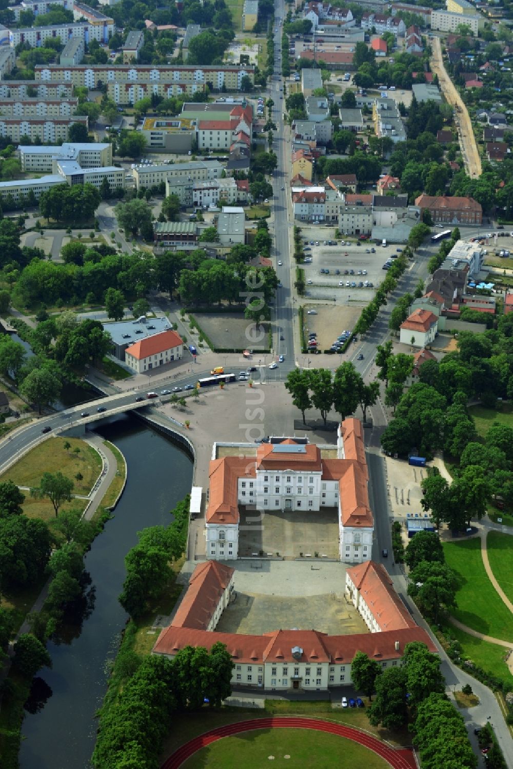 Luftbild Oranienburg - Pkw- und Kraftfahrzeug- Parkplatz- Fläche in Oranienburg im Bundesland Brandenburg