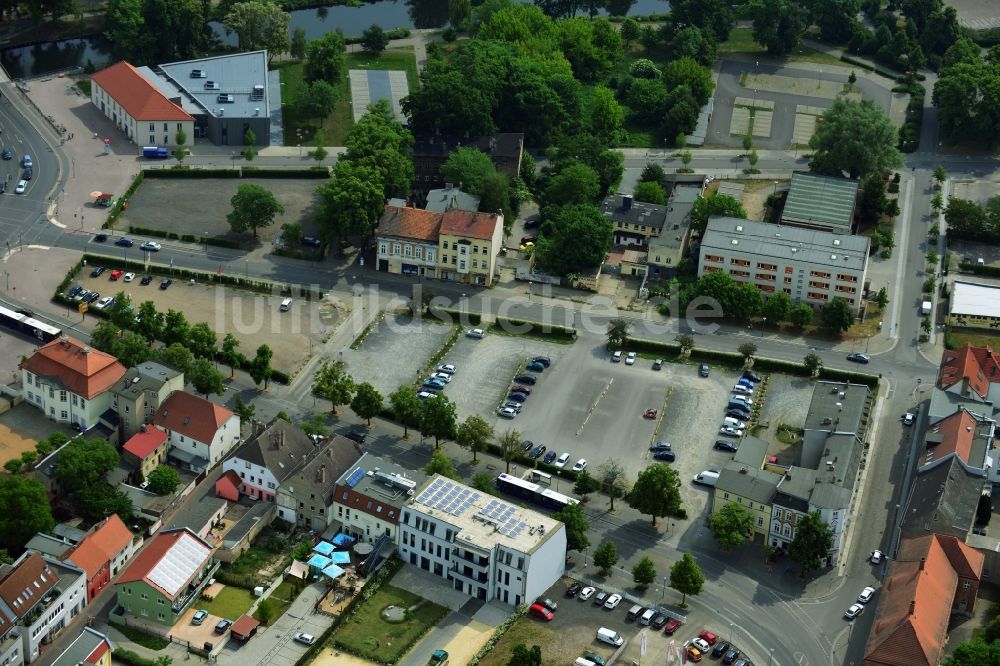 Luftbild Oranienburg - Pkw- und Kraftfahrzeug- Parkplatz- Fläche in Oranienburg im Bundesland Brandenburg