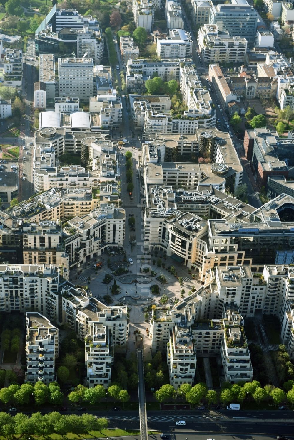 Luftaufnahme Levallois-Perret - Place Georges Pompidou im Innenstadt- Zentrum in Levallois-Perret in Ile-de-France, Frankreich