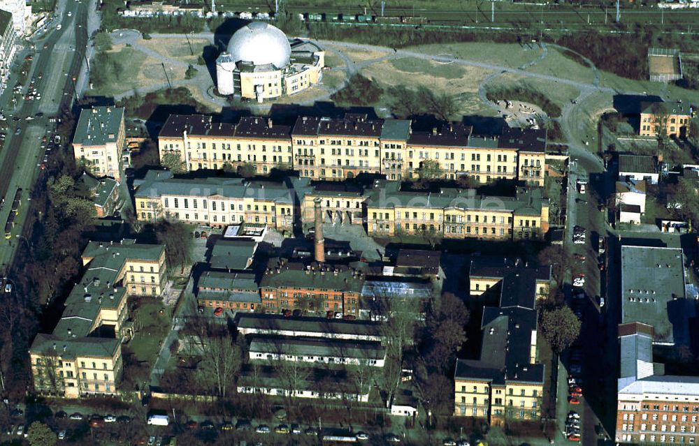 Berlin-Prenzlauer Berg von oben - Planetarium Berlin-Prenzlauer-Berg (am Thälmannpark).