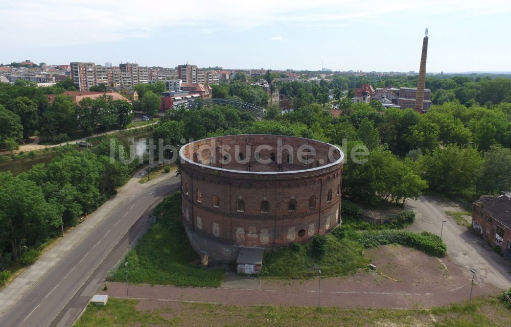 Halle (Saale) aus der Vogelperspektive: Planetarium- Gebäude im alten Gasometer in Halle (Saale) im Bundesland Sachsen-Anhalt, Deutschland