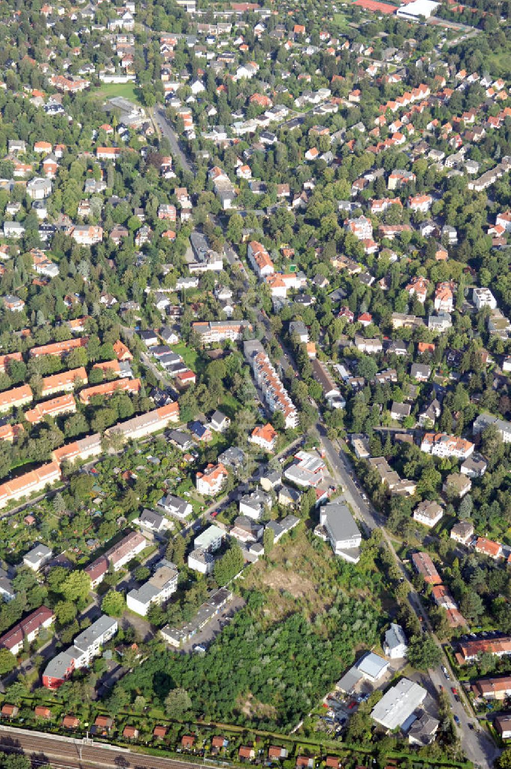 Berlin von oben - Planfläche an der Hildburghauser Strasse in Berlin-Lankwitz