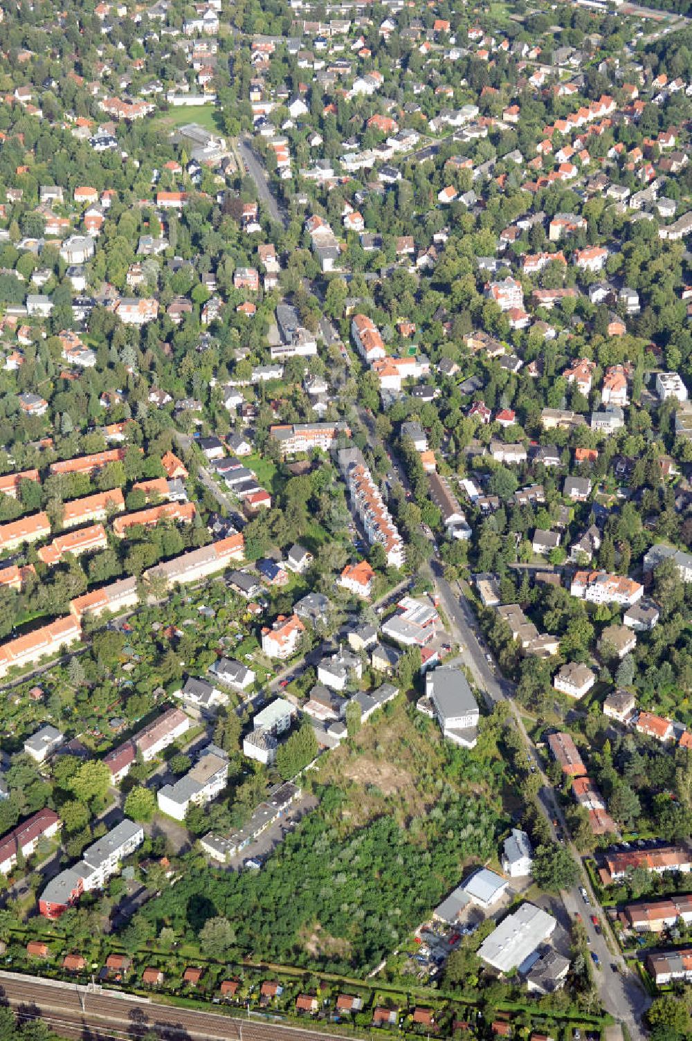 Berlin aus der Vogelperspektive: Planfläche an der Hildburghauser Strasse in Berlin-Lankwitz