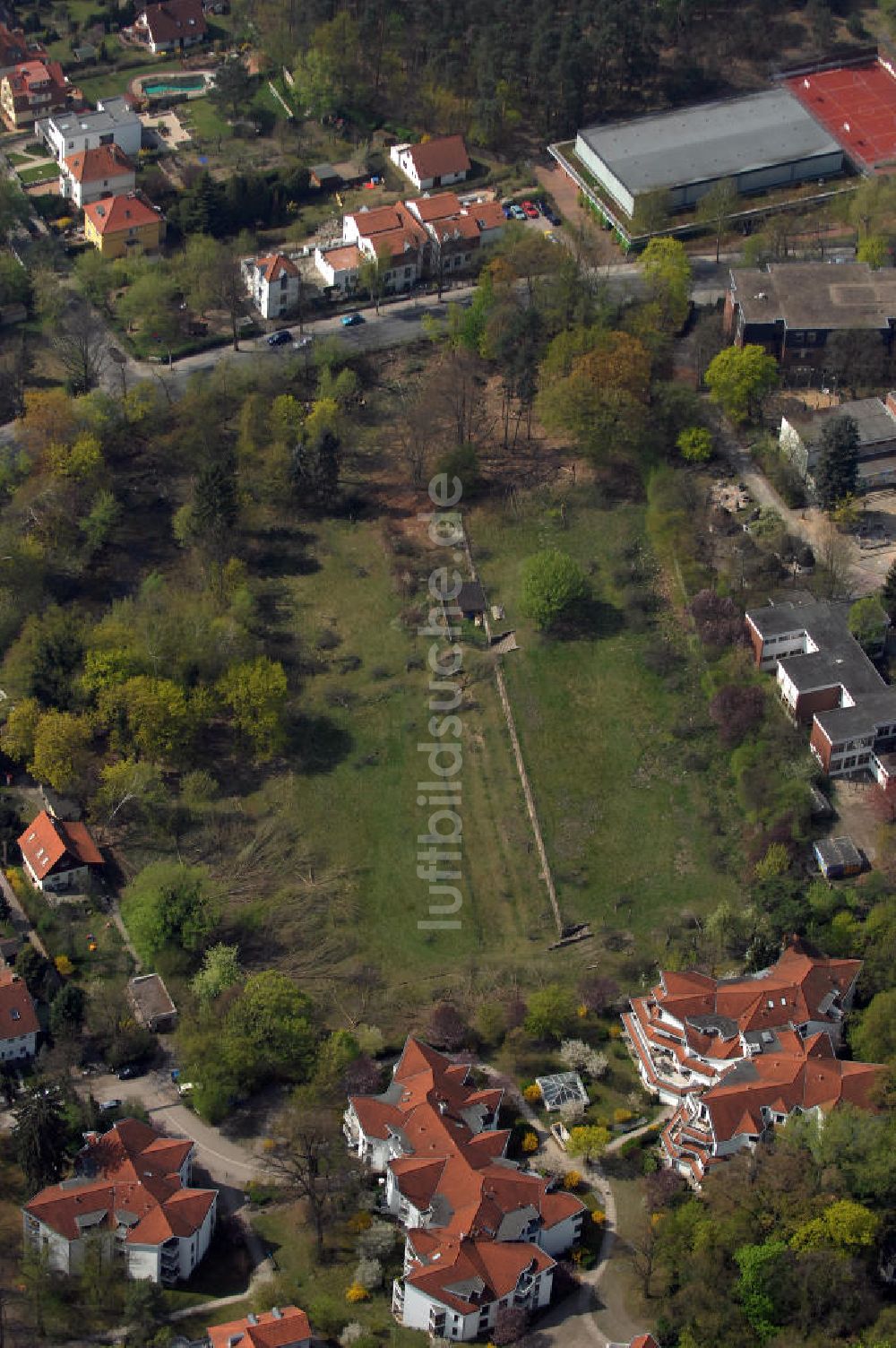 Luftbild Berlin - Planungs- und Baufläche für Einfamilienhäuser an der Frohnauer Strasse in 13467 Berlin