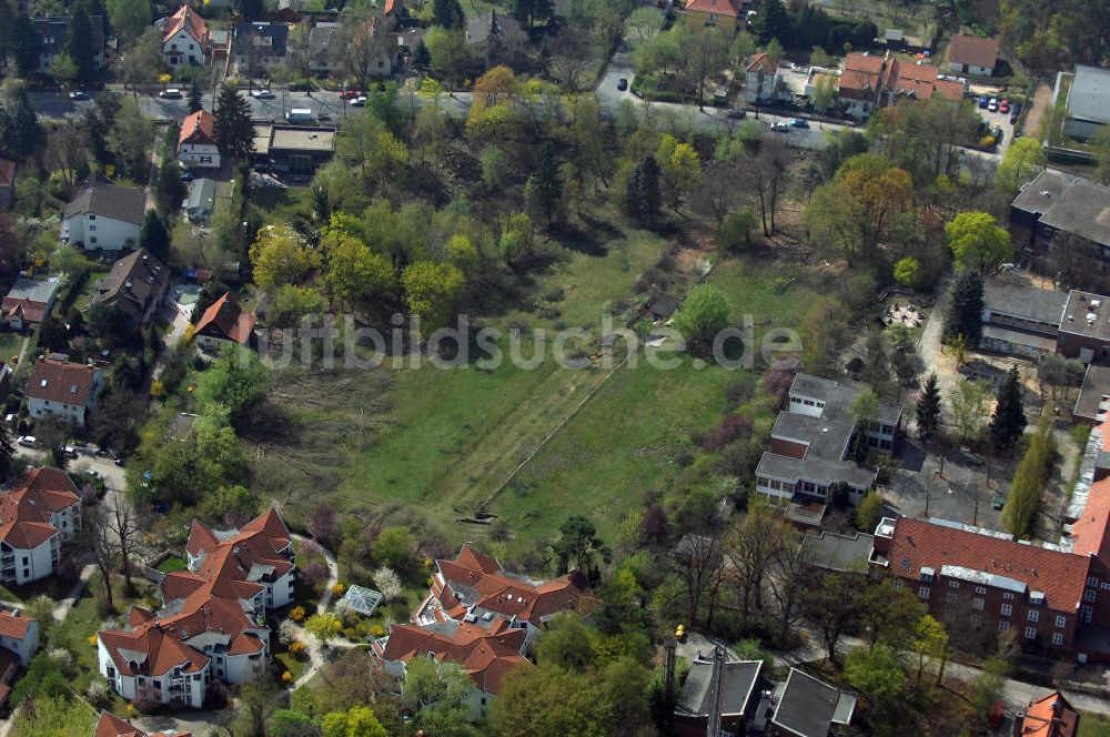 Berlin von oben - Planungs- und Baufläche für Einfamilienhäuser an der Frohnauer Strasse in 13467 Berlin