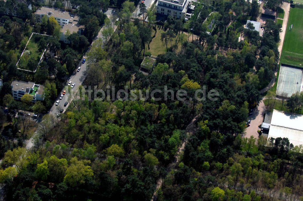 Berlin aus der Vogelperspektive: Planungs- und Baufläche für Einfamilienhäuser am Goldfinkweg 2 in 14195 Berlin