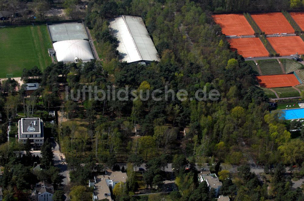 Berlin von oben - Planungs- und Baufläche für Einfamilienhäuser am Goldfinkweg 2 in 14195 Berlin